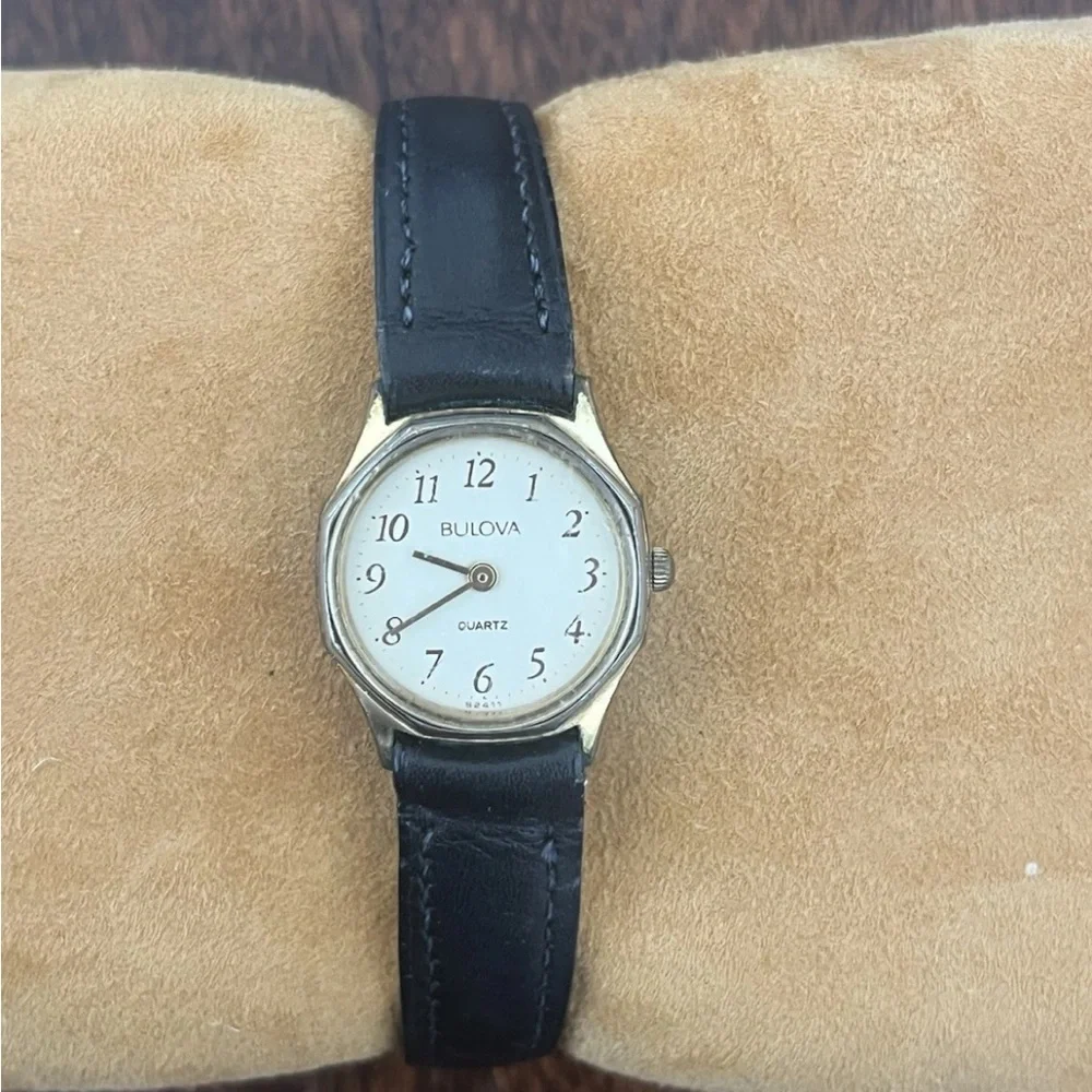 Vintage Bulova Swiss Quartz Gold Plated Watch With Leather Strap NOT WORKING